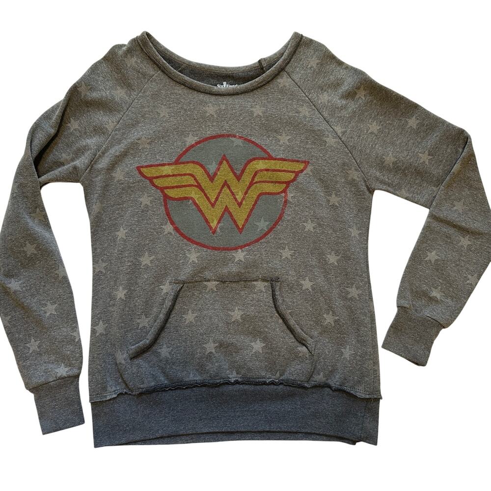 Six Flags Wonder Woman Logo Gray Sweatshirt Stars Pattern Size L